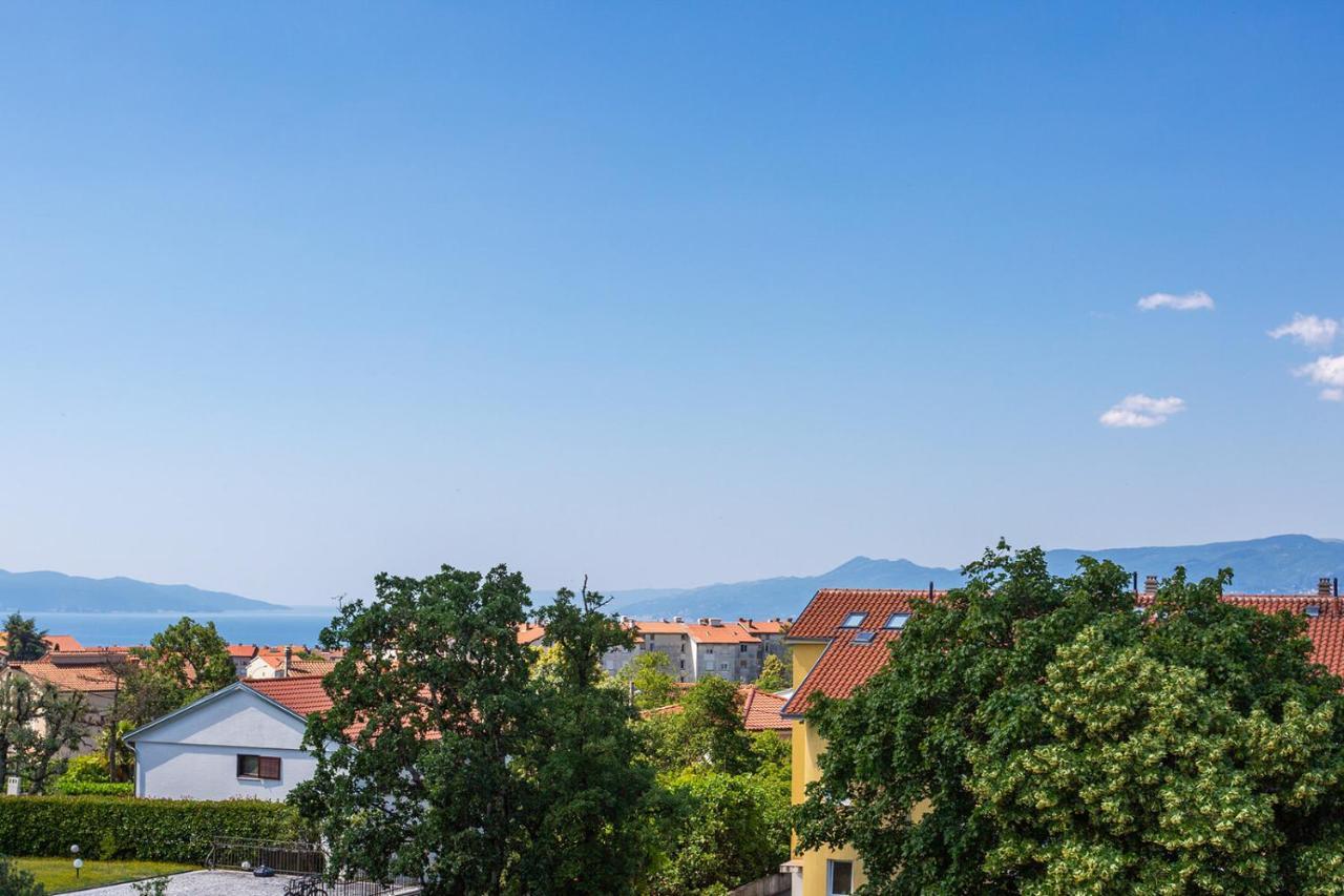 Kvarner Bay - Apartments 2 & 4 リエカ エクステリア 写真
