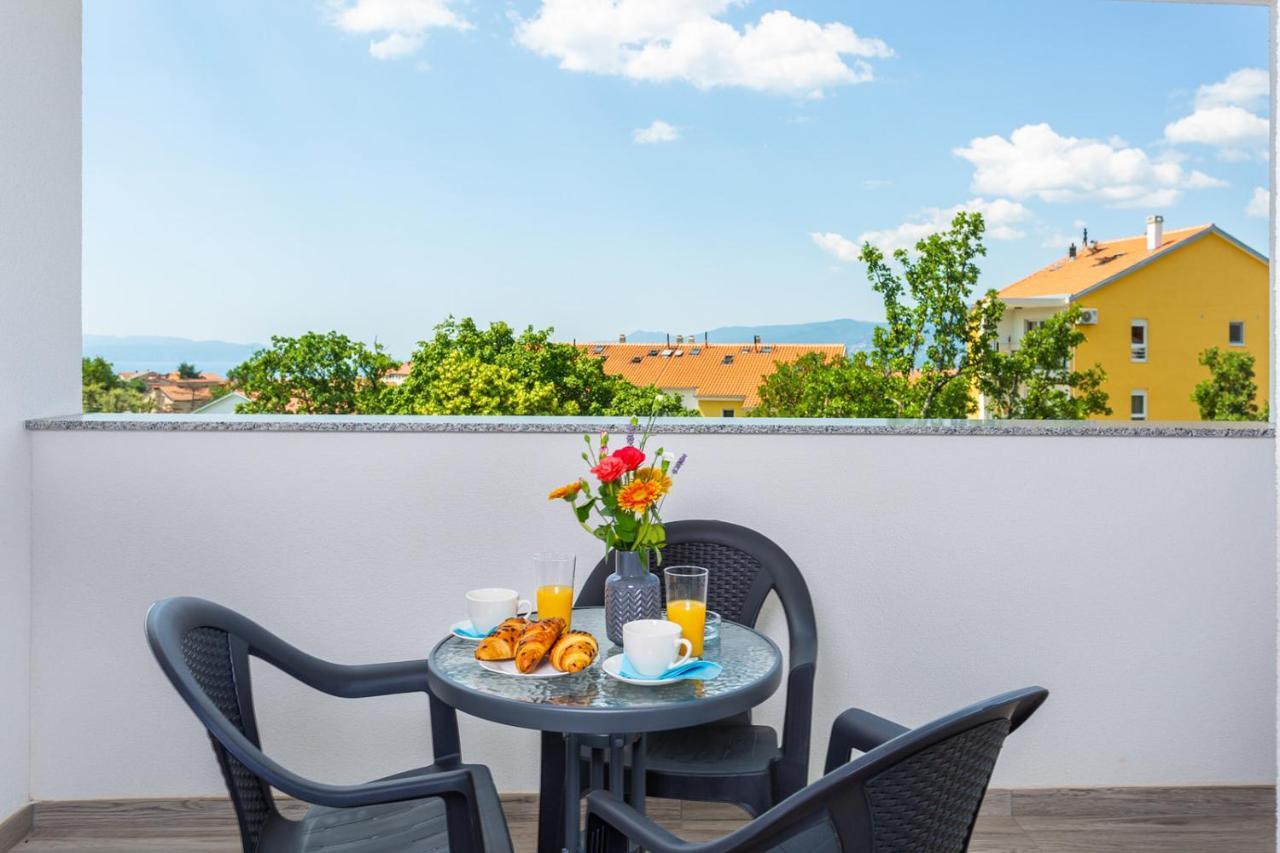 Kvarner Bay - Apartments 2 & 4 リエカ エクステリア 写真