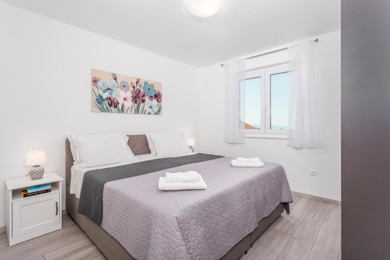 Kvarner Bay - Apartments 2 & 4 リエカ エクステリア 写真
