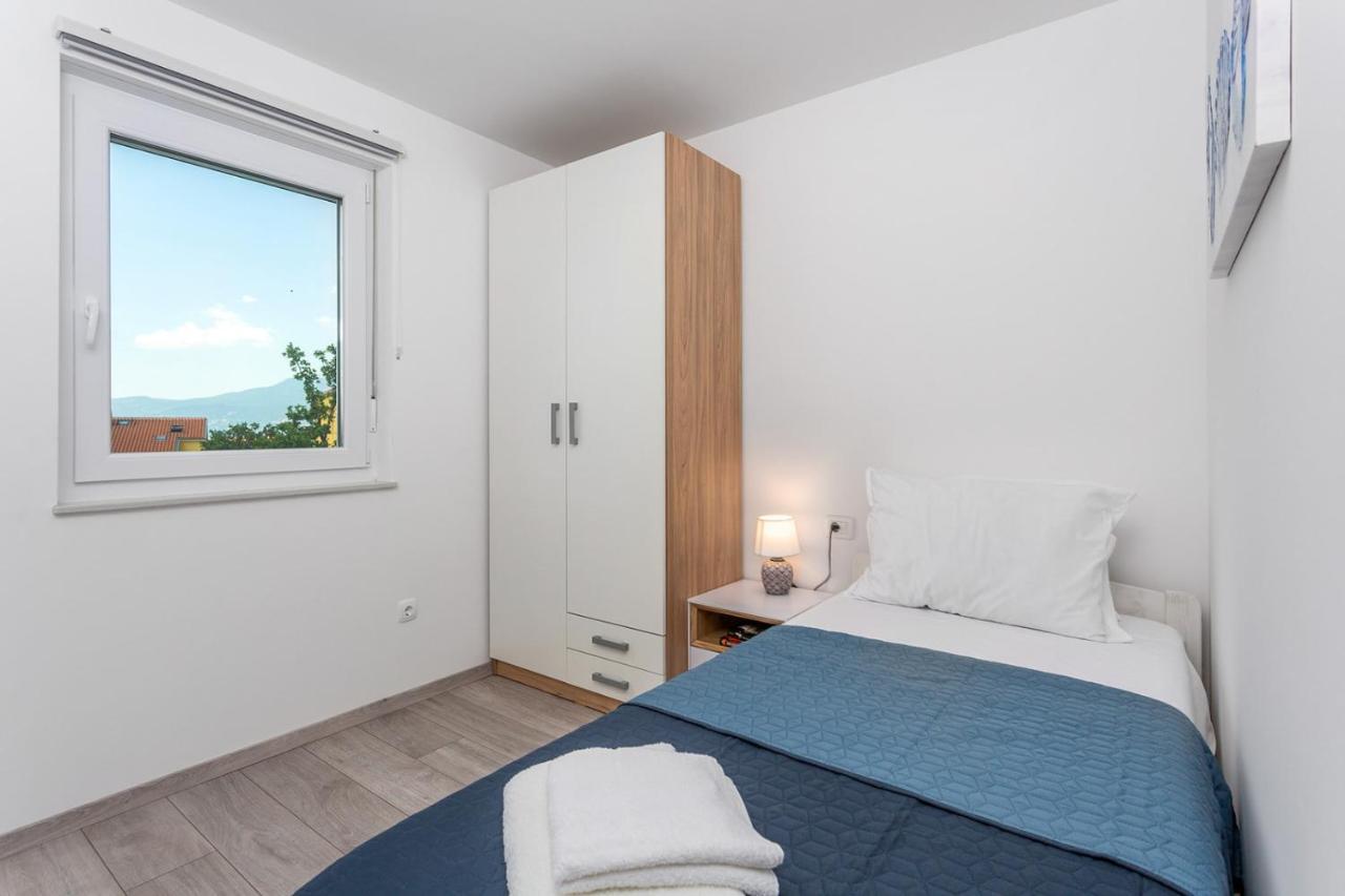 Kvarner Bay - Apartments 2 & 4 リエカ エクステリア 写真