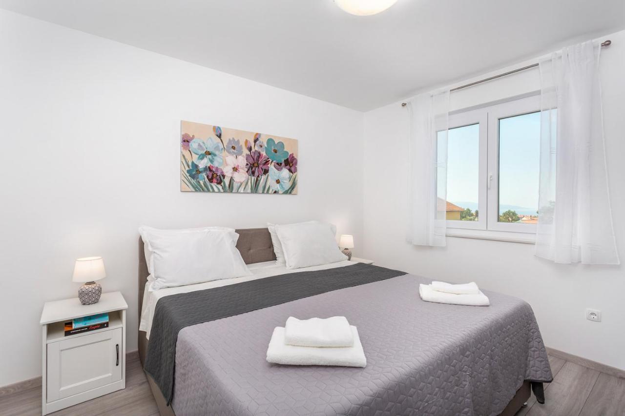 Kvarner Bay - Apartments 2 & 4 リエカ エクステリア 写真