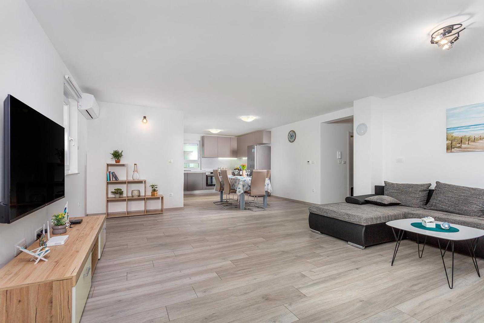Kvarner Bay - Apartments 2 & 4 リエカ エクステリア 写真