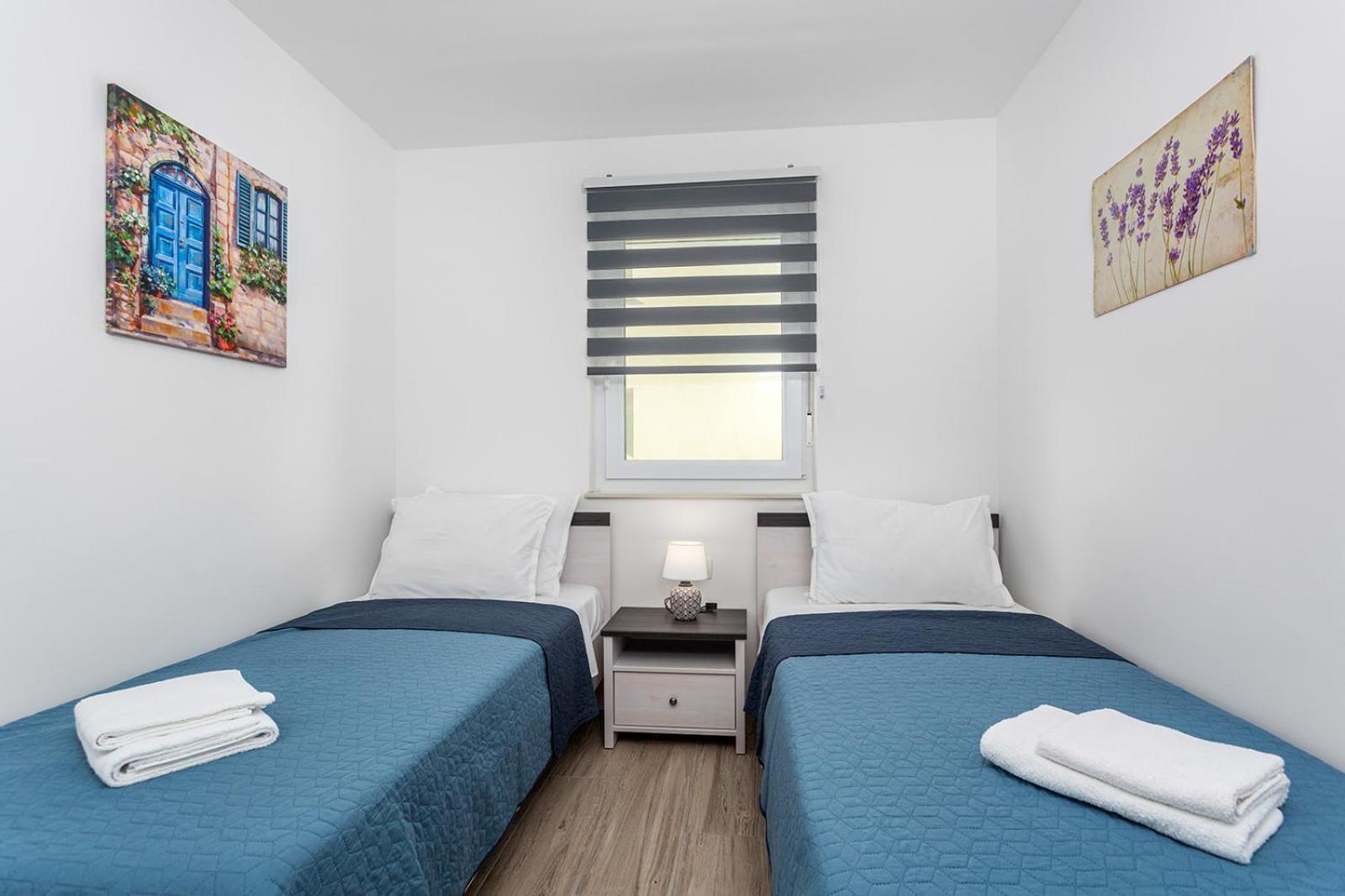 Kvarner Bay - Apartments 2 & 4 リエカ エクステリア 写真